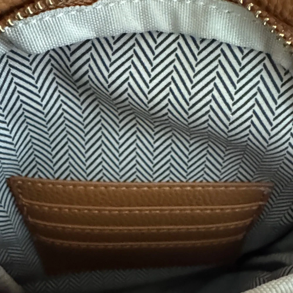 ah-dorned Women's Tan Crossbody Sling Bag Crossbody with Patterned Strap EUC - Picture 5 of 15